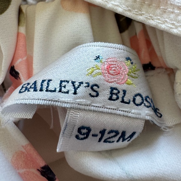 Charming Floral Ruffle Bodysuit - Picture 3 of 4